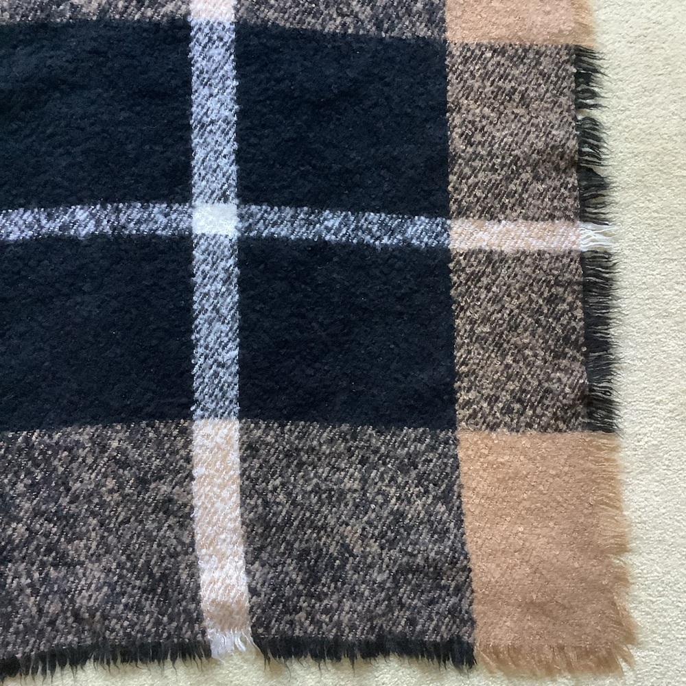 Tan/Black/White Color Block/Plaid Wrap/Shawl - Picture 11 of 15